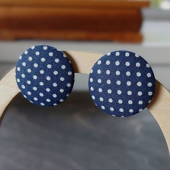 Vtg large blue and white polka-dot button earrings - Picture 4 of 7